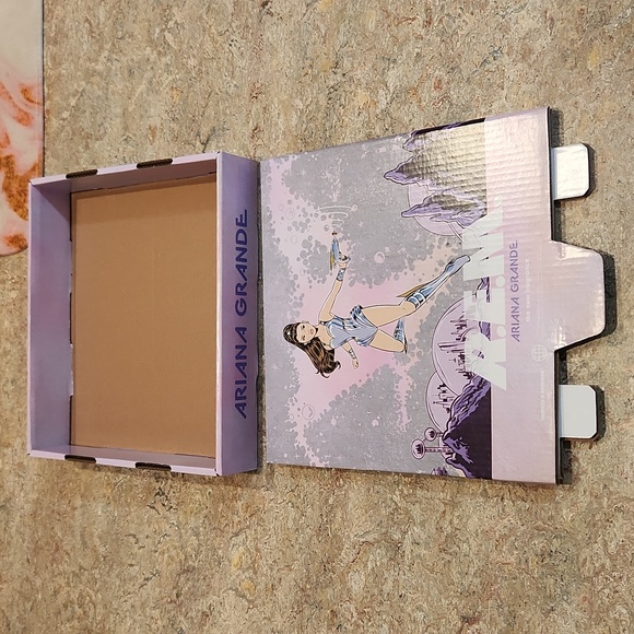 Ariana Grande REM Cardboard Perfume Display - Picture 3 of 3